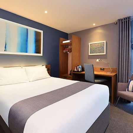 Travelodge London Central Bank الغرفة الصورة