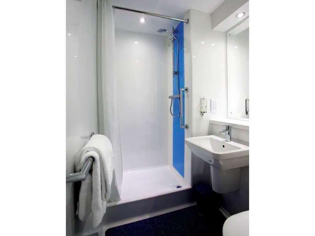 Travelodge London Central Bank الغرفة الصورة