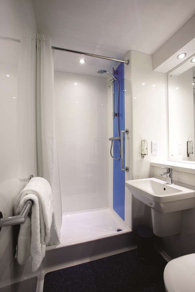 Travelodge London Central Bank الغرفة الصورة